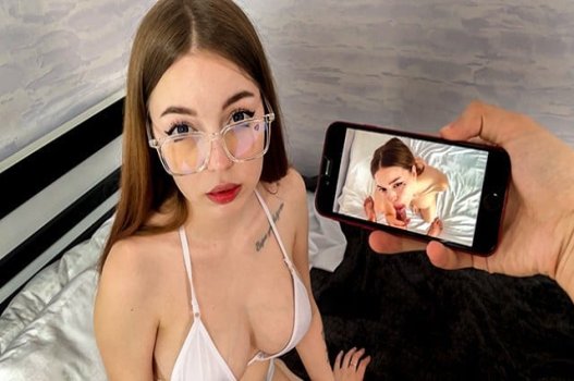 Em kế xinh đẹp mơn trớn lòng anh trai dâm đãng